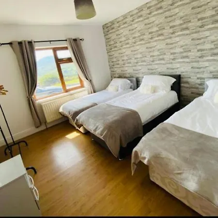 Bay View House Omeath בית נופש *